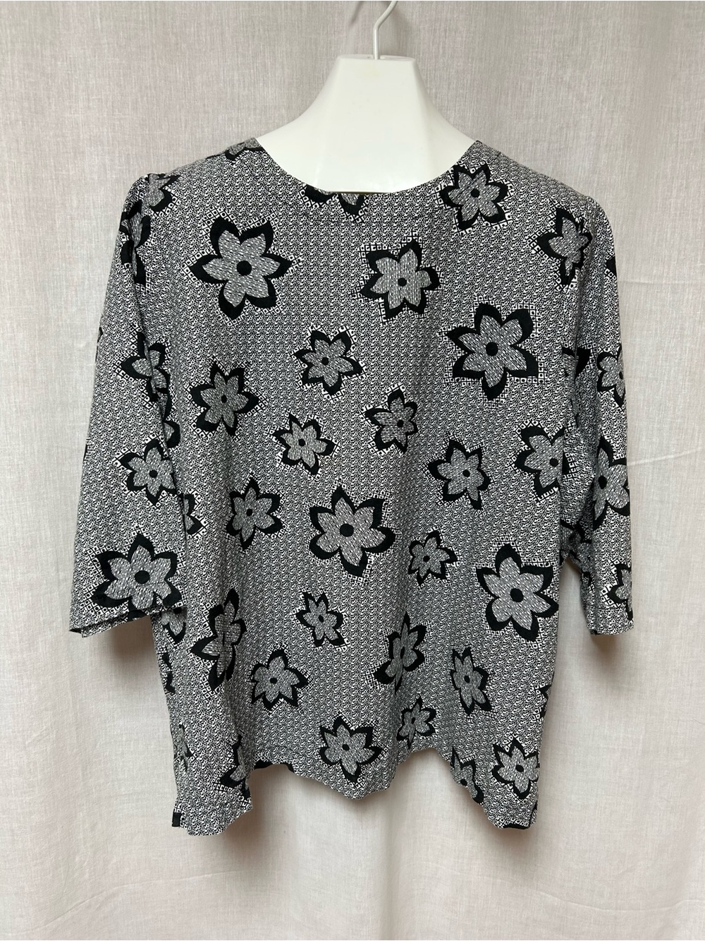 Blouse top Linen cotton blend size 2X black white NWOT - Picture 2 of 7